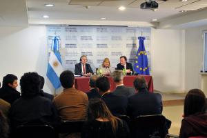La canciller recibió a 14 europarlamentarios