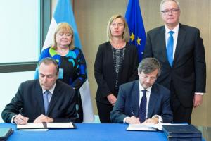 Susana Malcorra, Federica Mogherini, Neven Mimica, Secretario de Coordinación y Cooperación Internacional Patricio Benegas (1/2)