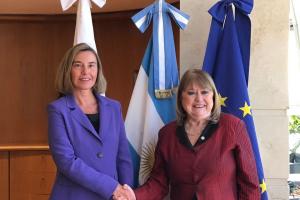 La Canciller Susana Malcorra recibió a la AR/VP Federica Mogherini en la Cancillería (I).
