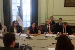 El Emb. Mario Verón Guerra participando del Capítulo de Cooperación de la X Reunión de la Comisión Mixta Argentina-UE