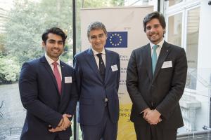 Giovanni Butarelli, Supervisor Europeo de Protección de Datos (SEPD) junto a representantes de las Misiones de El Salvador y Argentina