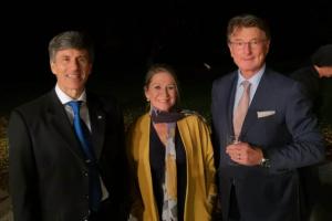 El Embajador Marcelo Cima junto a los europarlamentarios Inmaculada Rodríguez-Piñero Fernández (Grupo de la Alianza Progresista de Socialistas y Demócratas) y Franz Obermayr (Grupo Europa de las Naciones y de las Libertades) 