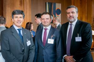 El Embajador Marcelo Cima junto a Tomasz Husak , Jefe de Gabinete de la Comisaria europea de Mercado Interior, Industria y Emprendimiento y PyMeS (DG GROW), Elżbieta Bieńkowska y David Luengo, Director de Indra - Bruselas y Jefe de Desarrollo de Negocios y Operaciones en Benelux