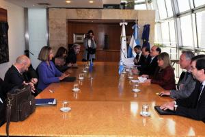 Mario Verón Guerra, Embajador Argentino ante la UE, junto a la Canciller Susana Malcorra y la AR/VP Federica Mogherini (II)